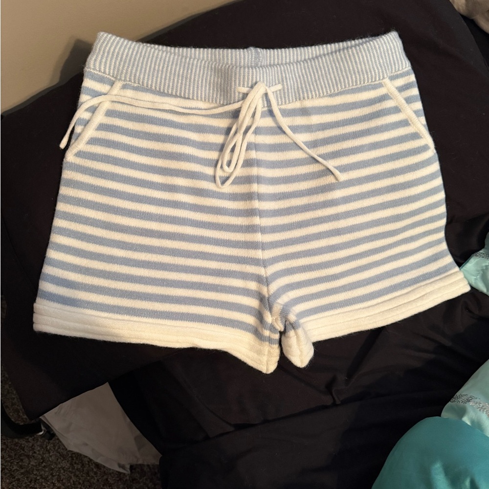 Pink Lily Knit Shorts - Picture 5 of 5